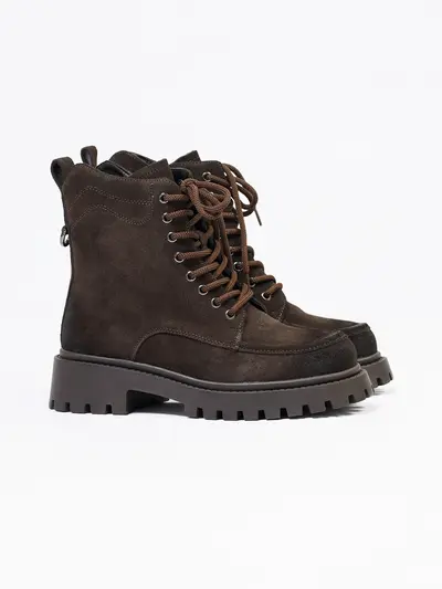 Ботинки коричневого цвета из натуральной замши на рельефной подошве